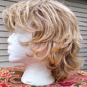 Women's Dirty Blonde Wig